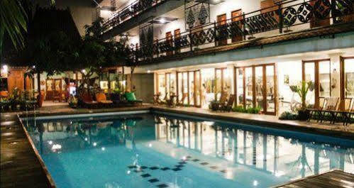 Cantya Hotel Yogyakarta Exterior photo